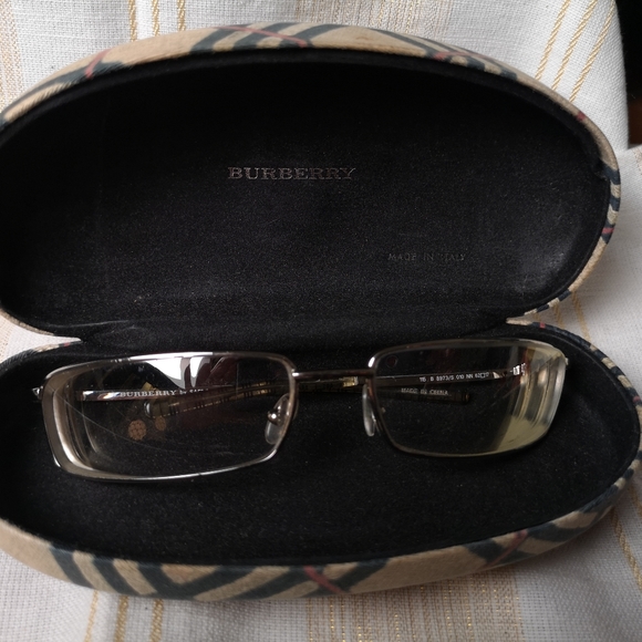 Vintage Burberry sunglasses - Picture 10 of 11